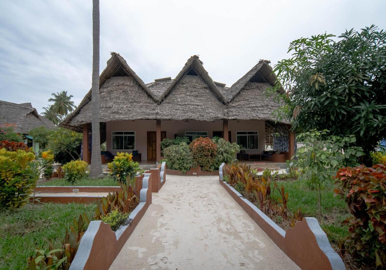 Meremeta Lodge Utende Kültér fotó