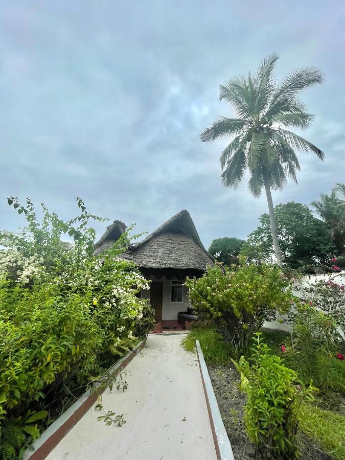 Meremeta Lodge Utende Kültér fotó